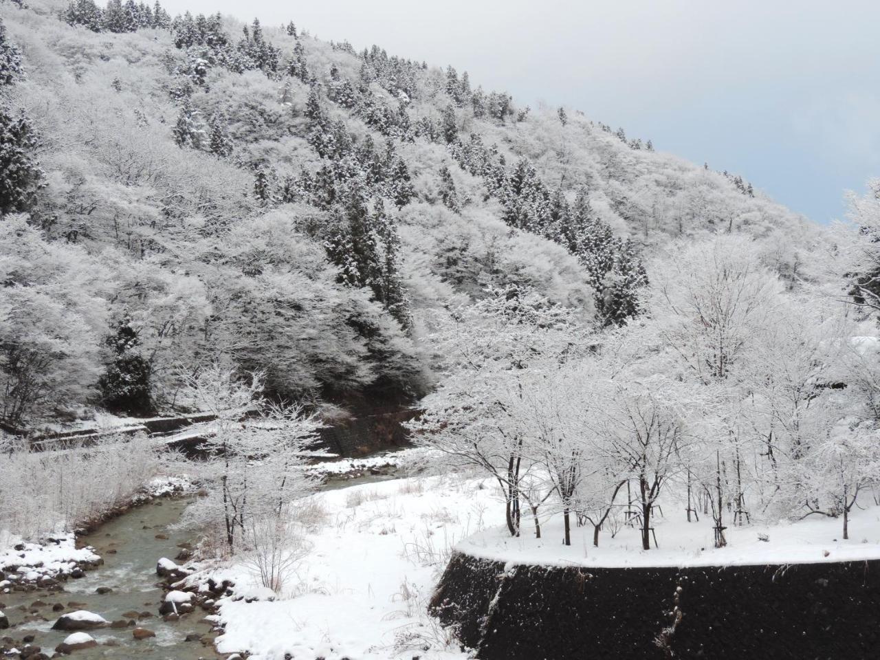 土湯温泉 やすらぎの宿 向瀧旅館 Fukushima  Luaran gambar